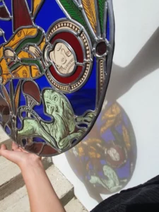 Vitrail rond coloré