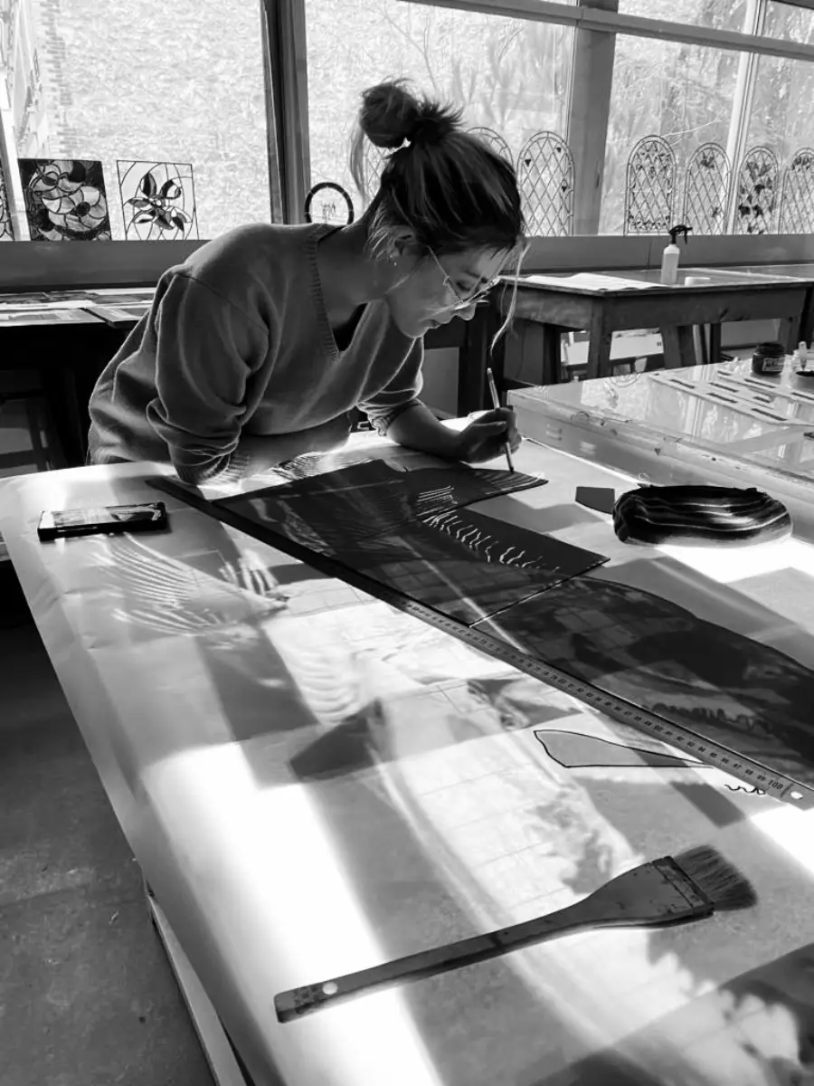 Anaël Somborn dans son atelier